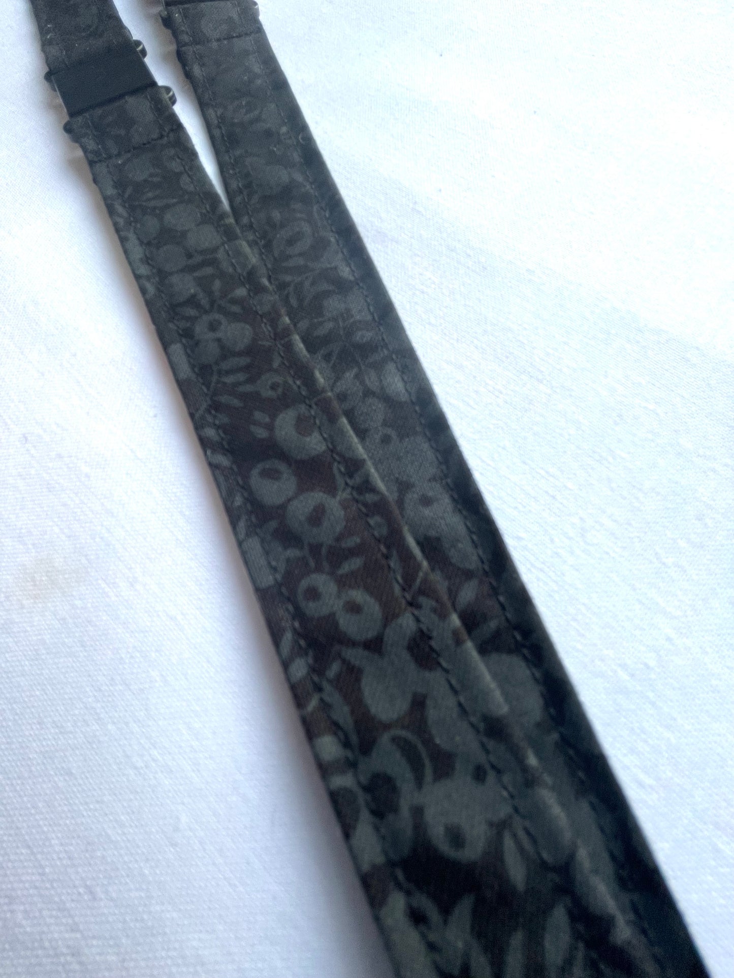 Yew Berry Black Fabric Breakaway Lanyard image 4
