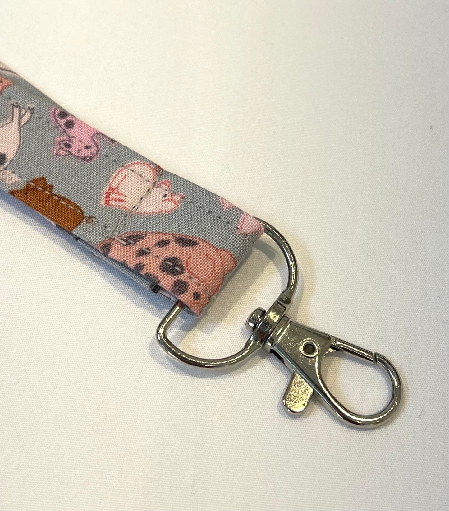 Little Piglets Fabric Breakaway Lanyard image 2