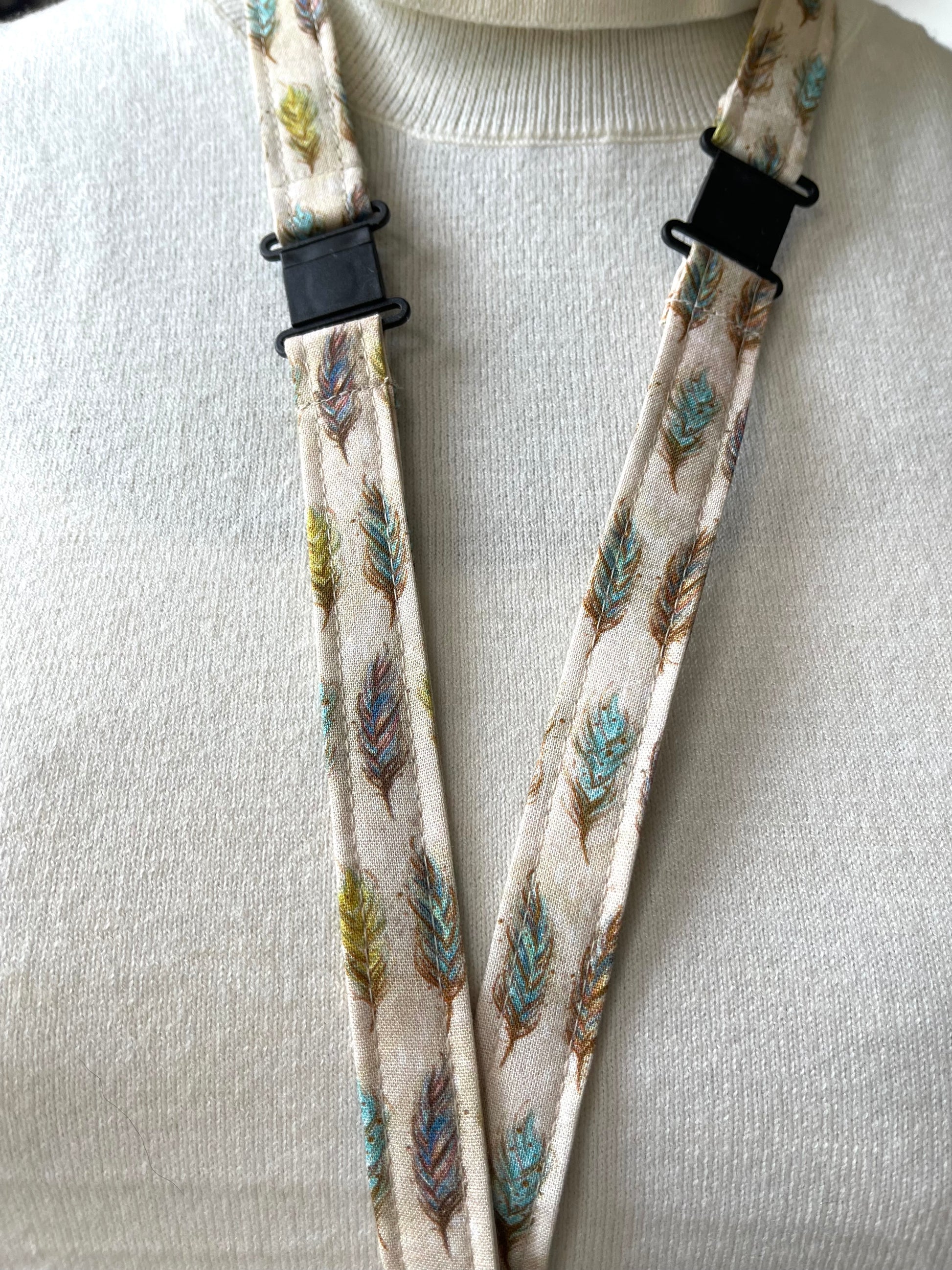Feathers Fabric Breakaway Lanyard - House of Lanyards