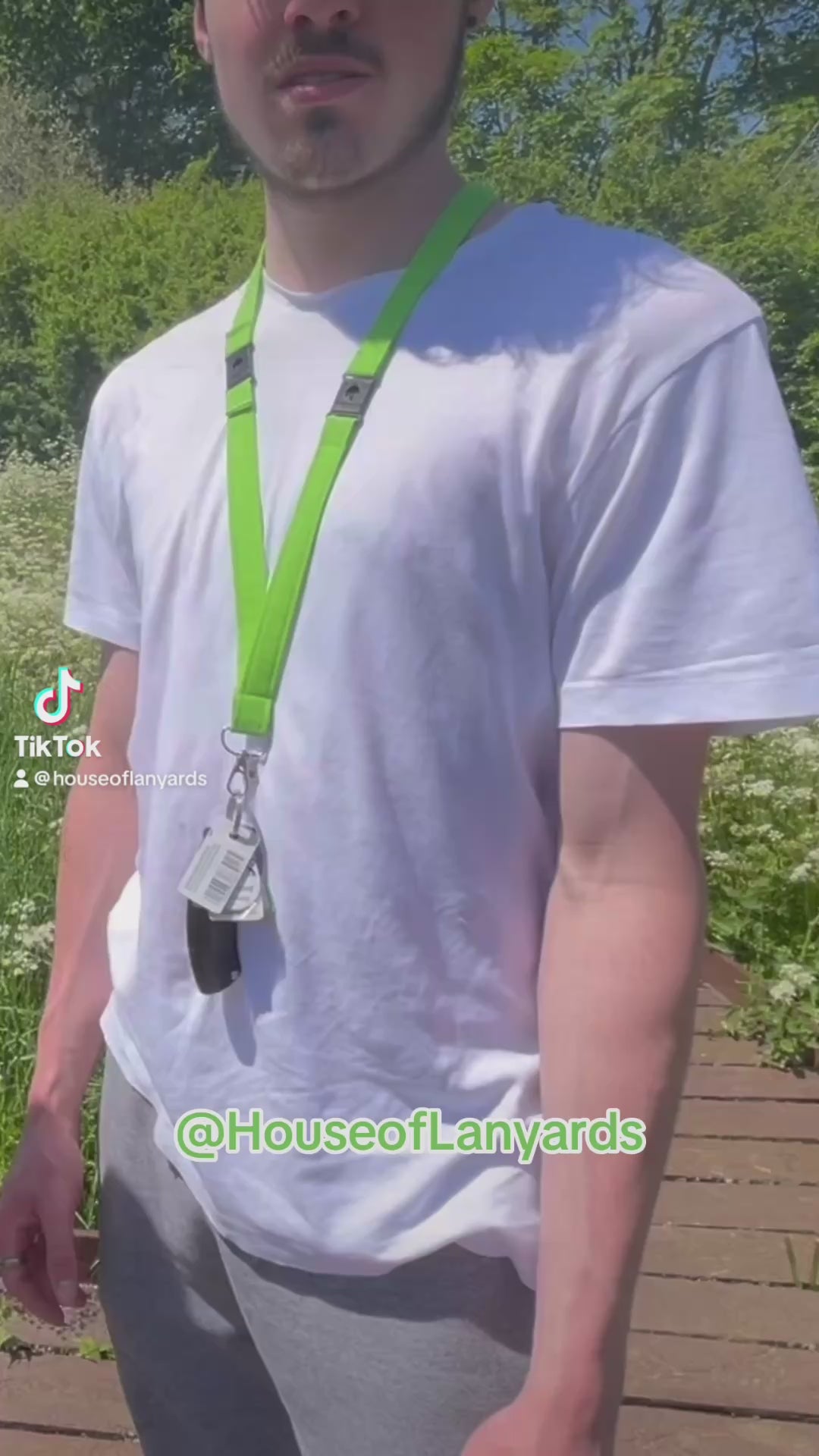 How a breakaway Lanyard works