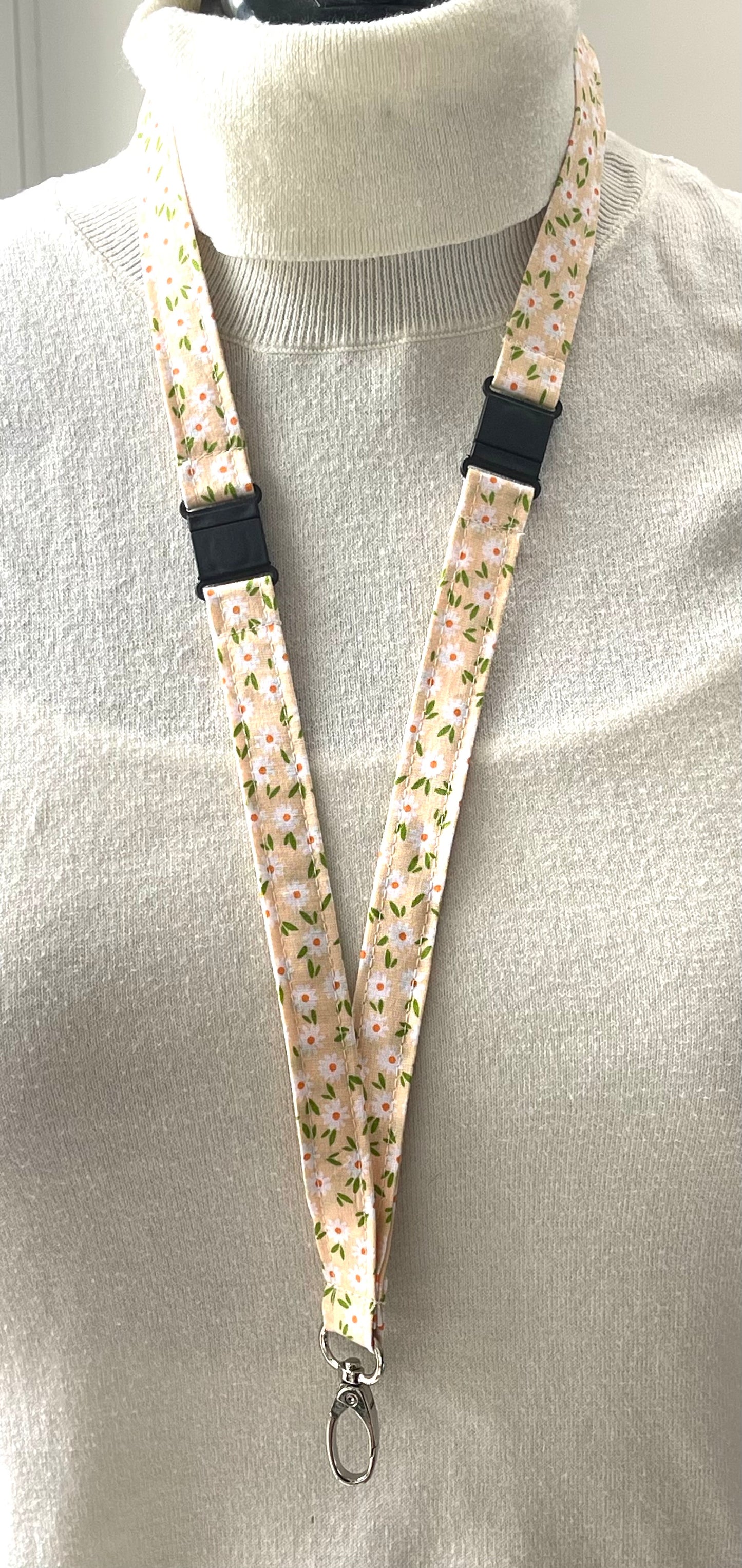 Small Daisy Fabric Breakaway Lanyard