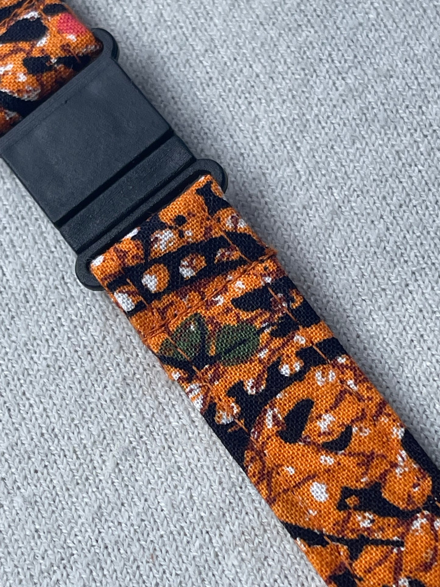 Reclaimed fabric: Spiced Paisley breakaway lanyard